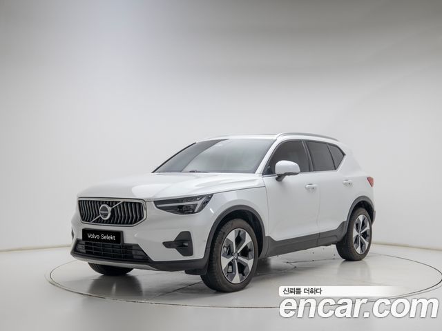 Volvo XC40 B4 Ultra Bright — пробег 8 389 км — фото 1 из 5