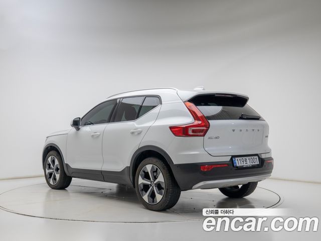 Volvo XC40 B4 Ultra Bright — пробег 8 389 км — фото 4 из 5