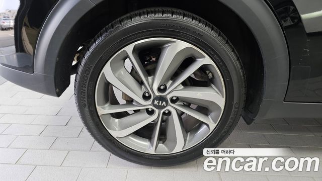 Kia Niro Prestige — пробег 136 360 км — фото 5 из 5