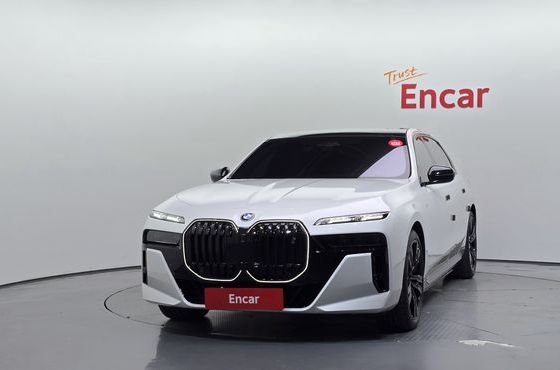 BMW i7 xDrive 60 M sport — пробег 17 800 км — фото 3 из 5