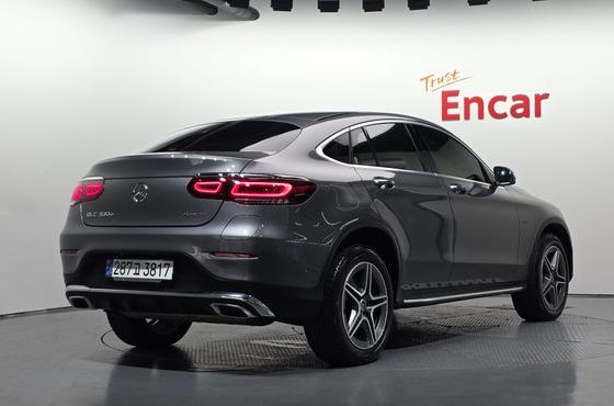 Mercedes-Benz GLC-Class GLC300e 4MATIC Coupe — пробег 71 655 км — фото 2 из 5