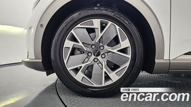 Genesis GV60 Standard AWD — пробег 58 701 км — фото 5 из 5