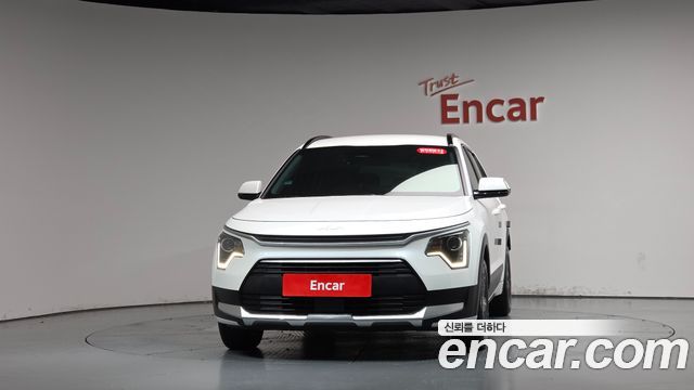 Kia Niro Prestige — пробег 29 351 км — фото 3 из 5