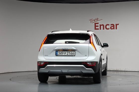 Kia Niro Prestige — пробег 29 351 км — фото 4 из 5