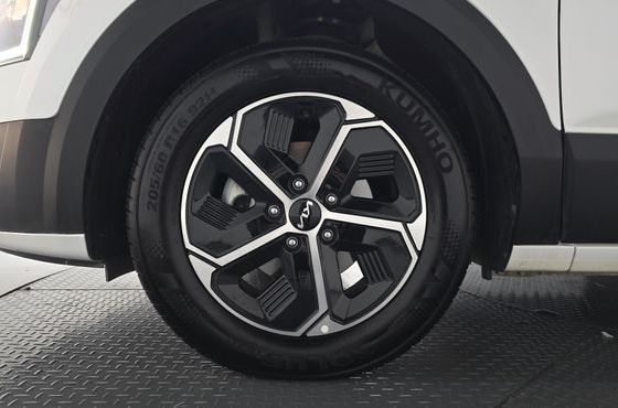 Kia Niro Prestige — пробег 29 351 км — фото 5 из 5
