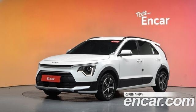 Kia Niro Prestige — пробег 29 351 км — фото 1 из 5