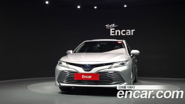 Toyota Camry 2.5 XLE Hybrid — пробег 132 688 км — фото 3 из 5