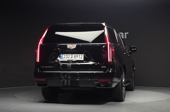 Cadillac Escalade 6.2 Sports Platinum — пробег 18 459 км — фото 4 из 5