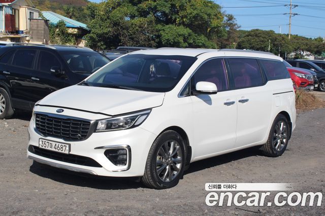 Kia Carnival 7-Seater Limousine VIP — пробег 132 935 км — фото 2 из 5