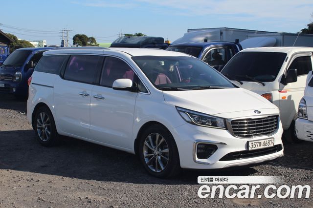 Kia Carnival 7-Seater Limousine VIP — пробег 132 935 км — фото 3 из 5