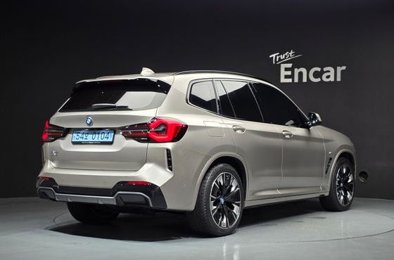 BMW iX3 M Sports — пробег 9 437 км — фото 2 из 5