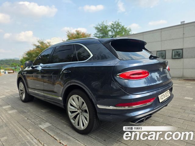 Bentley Bentayga 4.0 V8 Azure — пробег 24 308 км — фото 4 из 5