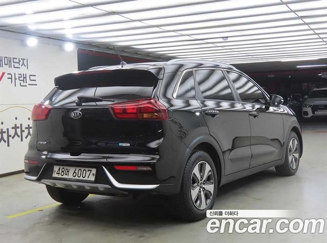 Kia Niro Luxury — пробег 146 993 км — фото 4 из 5