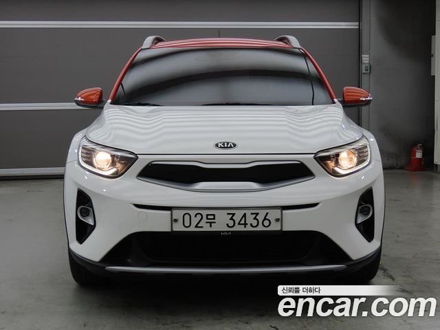 Kia Stonic 1.4 Prestige — пробег 69 769 км — фото 2 из 5