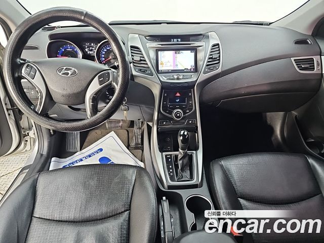 Hyundai AVANTE 1.6 VGT Smart Standard — пробег 197 000 км — фото 4 из 5