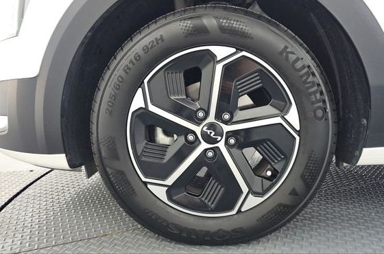 Kia Niro Prestige — пробег 39 878 км — фото 5 из 5