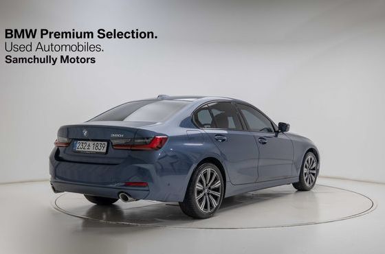 BMW 3-Series 320i — пробег 9 730 км — фото 2 из 5