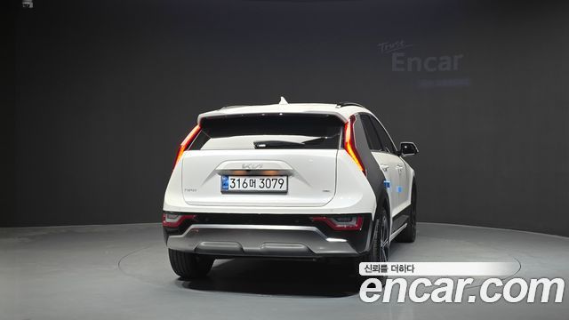 Kia Niro Signature — пробег 92 805 км — фото 4 из 5