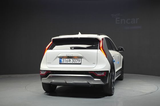 Kia Niro Signature — пробег 92 805 км — фото 4 из 5