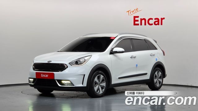 Kia Niro Prestige — пробег 124 357 км — фото 1 из 5