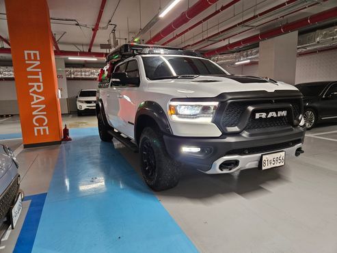 Dodge Ram Pick Up 5.7 — пробег 28 800 км — фото 2 из 5