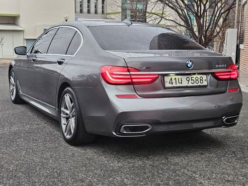 BMW 7-Series 740Li xDrive M Sport Package — пробег 131 612 км — фото 4 из 5
