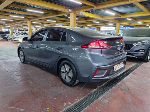 Hyundai Ioniq 1.6 HEV I — пробег 33 272 км — фото 4 из 5