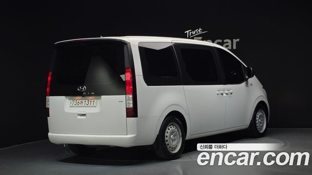 Hyundai Staria 4WD Tourer 11-Seater Smart — пробег 30 660 км — фото 2 из 5