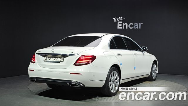 Mercedes-Benz E-Class из Кореи Encar
