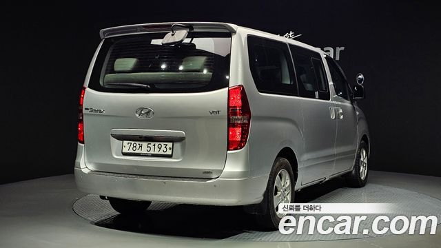 Hyundai Starex 4WD 12-Seater Wagon CVX Luxury — пробег 63 638 км — фото 2 из 5