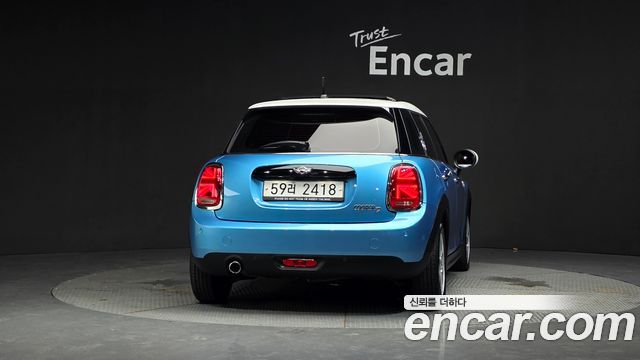 Mini Cooper 5Door Mid 3rd — пробег 135 269 км — фото 4 из 5