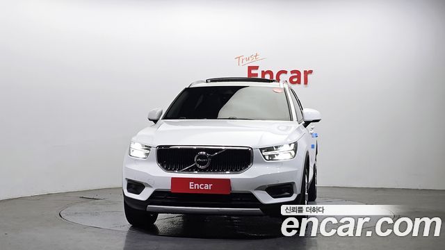 Volvo XC40 B4 Momentum — пробег 80 968 км — фото 3 из 5