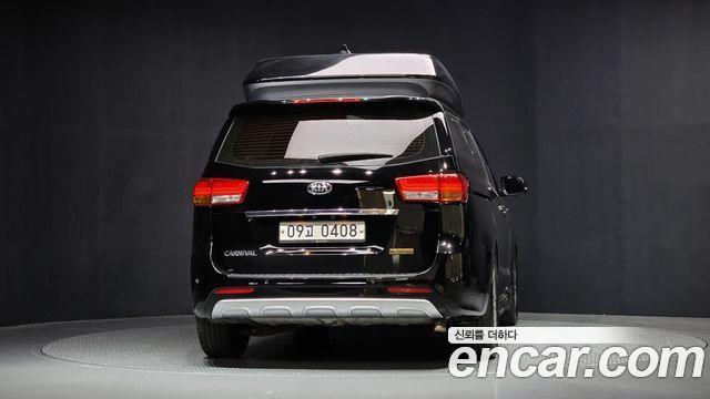 Kia Carnival 7-seater Hi-limousine VIP — пробег 182 892 км — фото 4 из 5