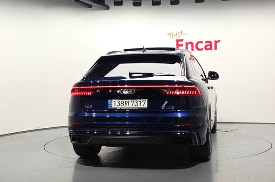 Audi Q8 55 TFSI Quattro Premium — пробег 43 218 км — фото 4 из 5