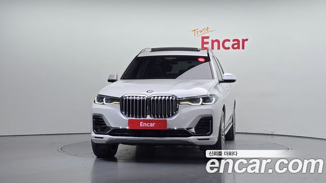 BMW X7 xDrive 40i Design Pure Excellence 7-Seater — пробег 106 473 км — фото 3 из 5