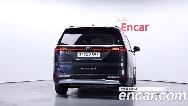 Kia Carnival 9-Seater Signature — пробег 113 997 км — фото 4 из 5