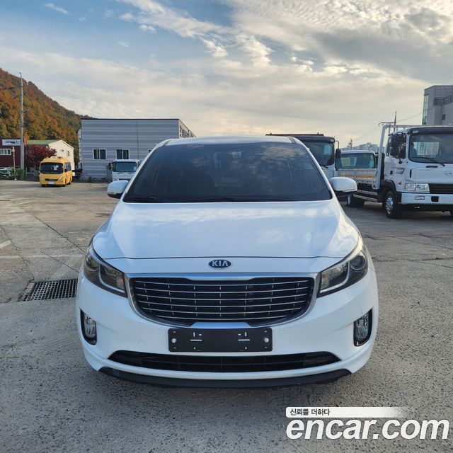 Kia Carnival 6-seater Wheelchair lift — пробег 245 165 км — фото 3 из 5