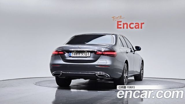 Mercedes-Benz E-Class E300e 4MATIC Exclusive — пробег 57 230 км — фото 4 из 5