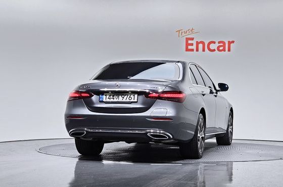 Mercedes-Benz E-Class E300e 4MATIC Exclusive — пробег 57 230 км — фото 4 из 5