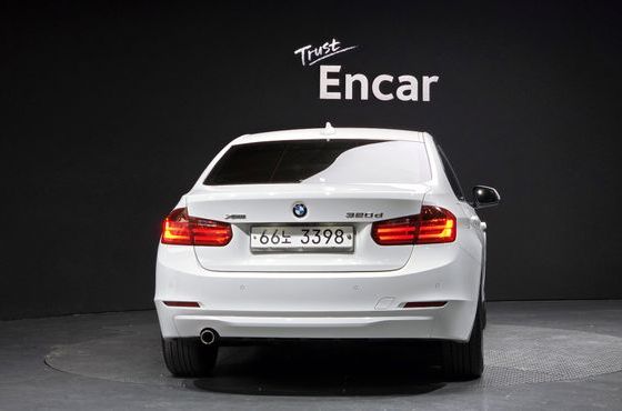 BMW 3-Series 320d xDrive — пробег 170 468 км — фото 4 из 5