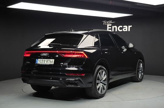 Audi Q8 55 TFSI Quattro Premium — пробег 144 670 км — фото 2 из 5