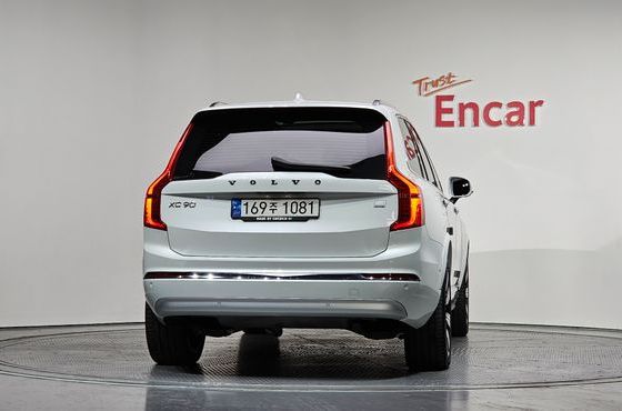 Volvo XC90 T8 Ultimate Bright Hybrid — пробег 30 027 км — фото 4 из 5