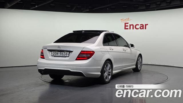 Mercedes-Benz C-Class C200 CGI AVANTGARDE — пробег 95 689 км — фото 2 из 5