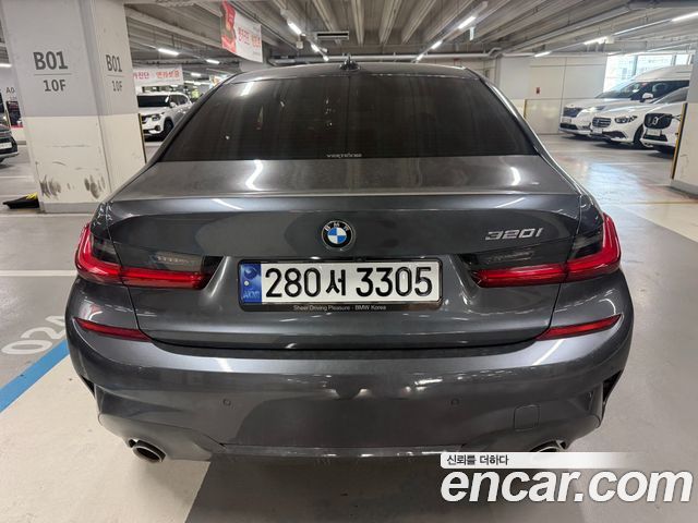 BMW 3-Series 320i M Sport — пробег 72 300 км — фото 4 из 5