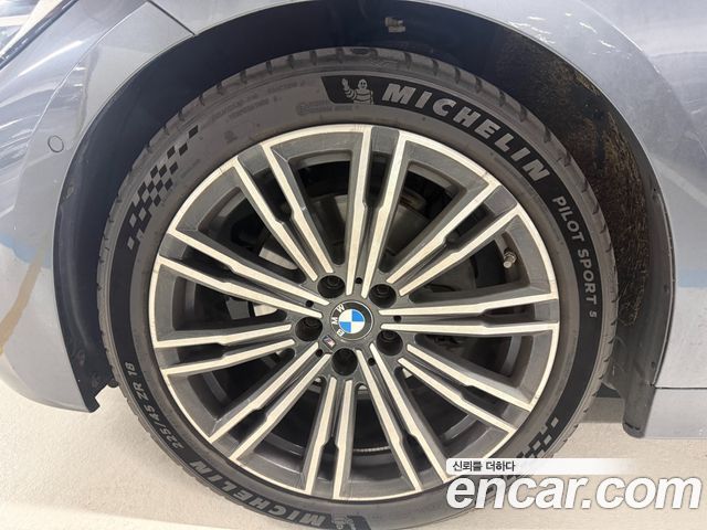 BMW 3-Series 320i M Sport — пробег 72 300 км — фото 5 из 5