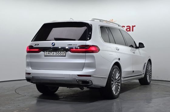 BMW X7 xDrive 30d Design Pure Excellent 6-Seater — пробег 106 464 км — фото 2 из 5