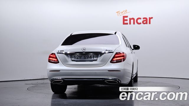 Mercedes-Benz E-Class E300 4MATIC Avnatgarde — пробег 114 280 км — фото 4 из 5