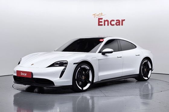 Porsche Taycan Base — пробег 31 678 км — фото 1 из 5