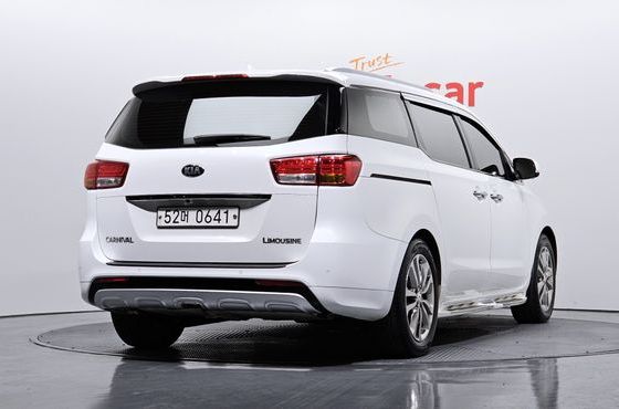 Kia Carnival 7-seater Limousine President — пробег 146 902 км — фото 2 из 5