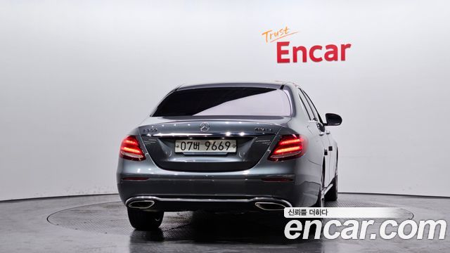 Mercedes-Benz E-Class из Кореи Encar